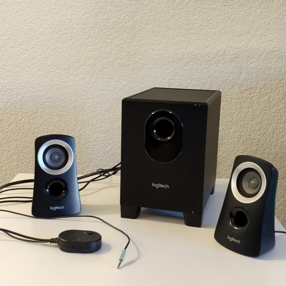 Logitech Speaker System in black